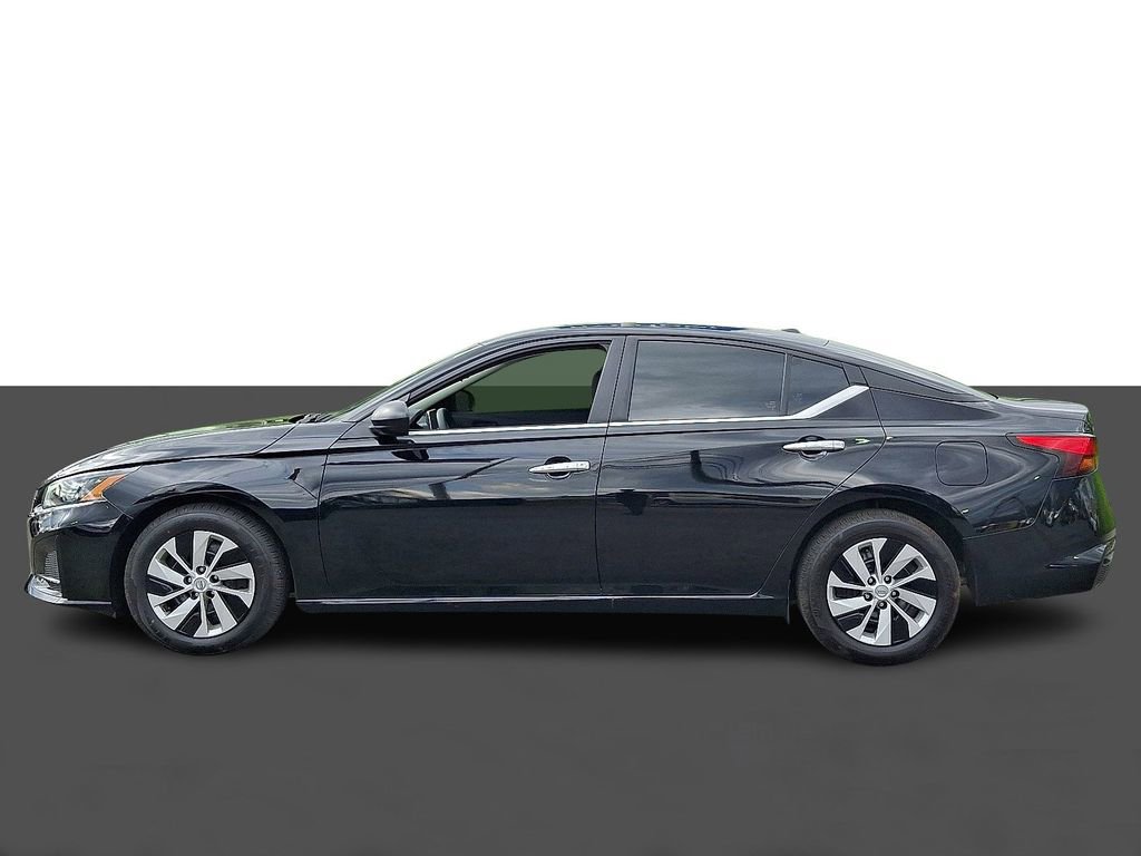 Used 2025 Nissan Altima 2.5 S image 4