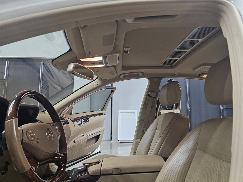 Used 2010 Mercedes-Benz S 550 image 27