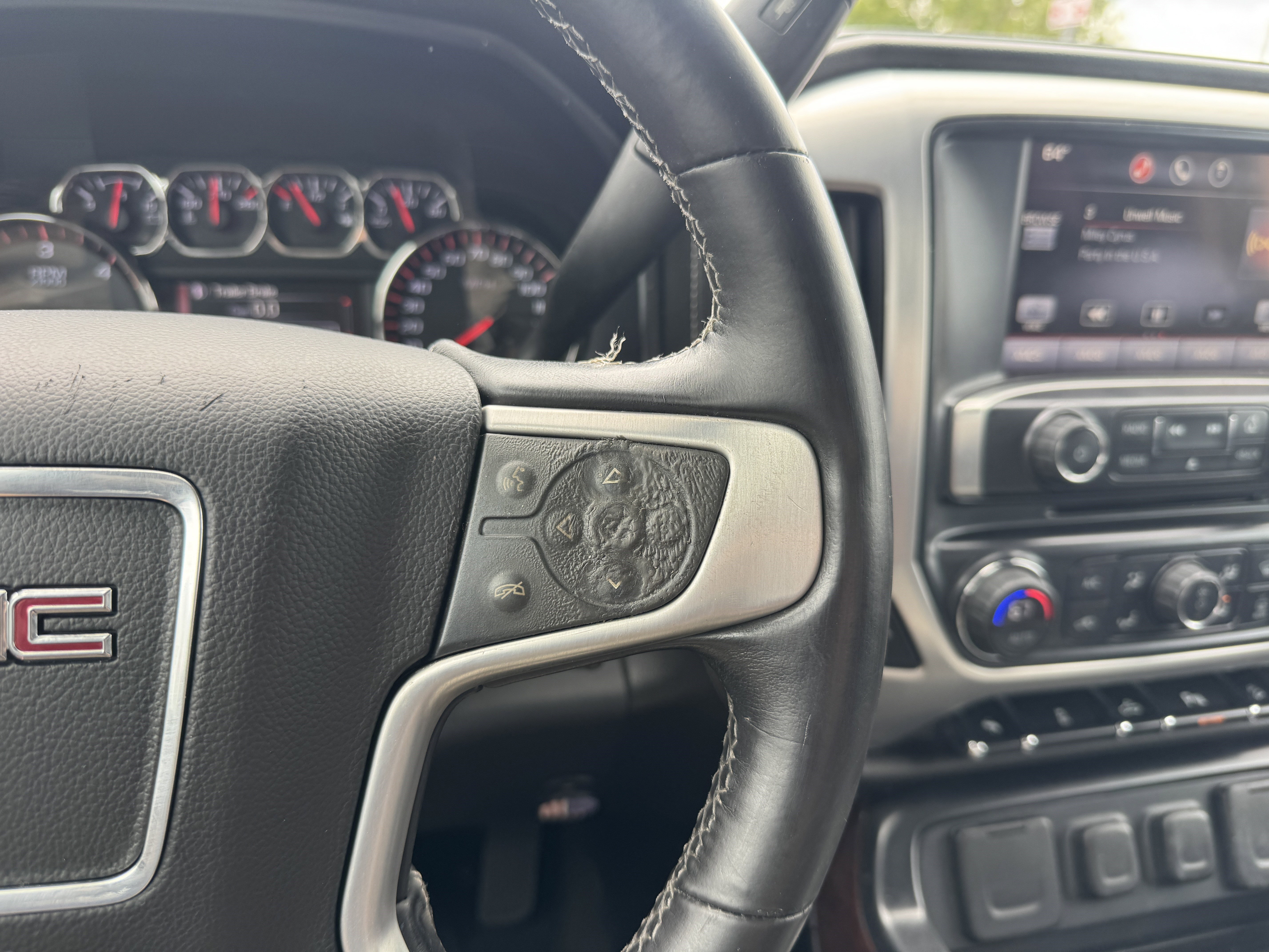 Used 2015 GMC Sierra 2500 SLE w/ SLE Preferred Package AWD/4WD image 28