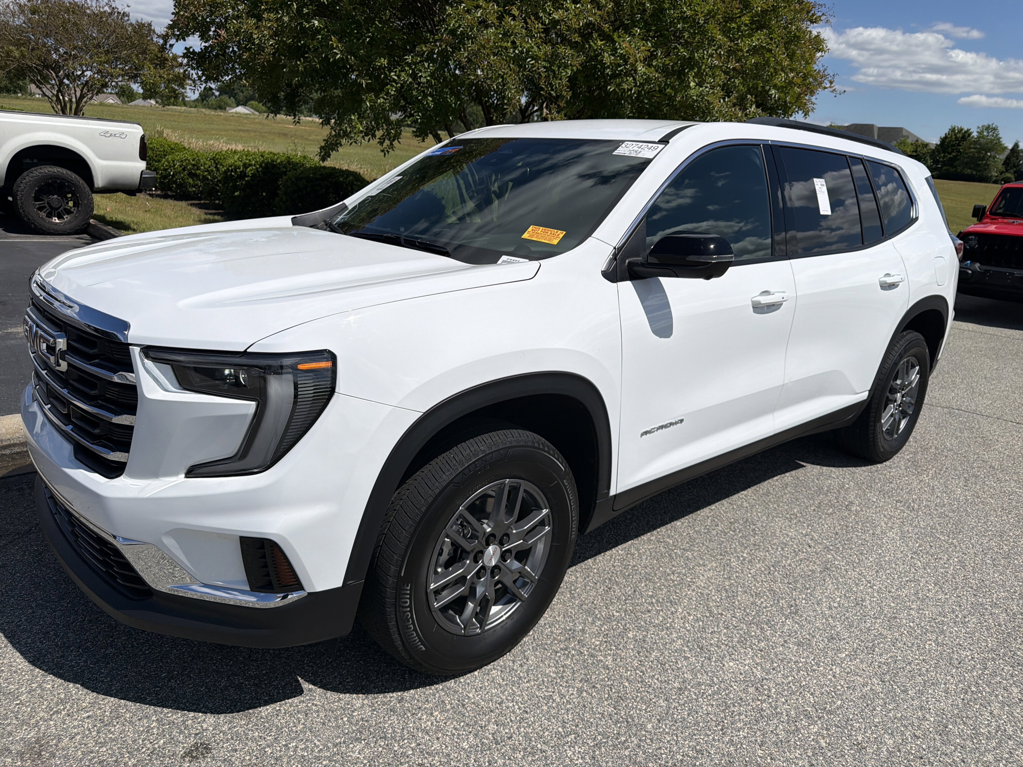 Used 2025 GMC Acadia Elevation FWD image 5