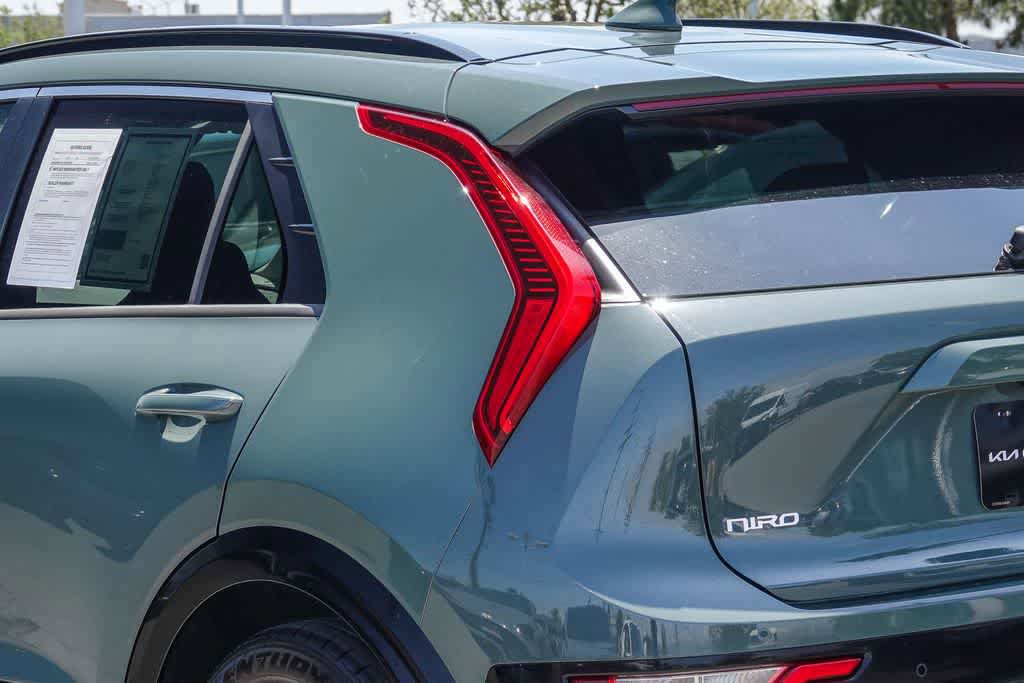 Certified 2023 Kia Niro Wind FWD image 6
