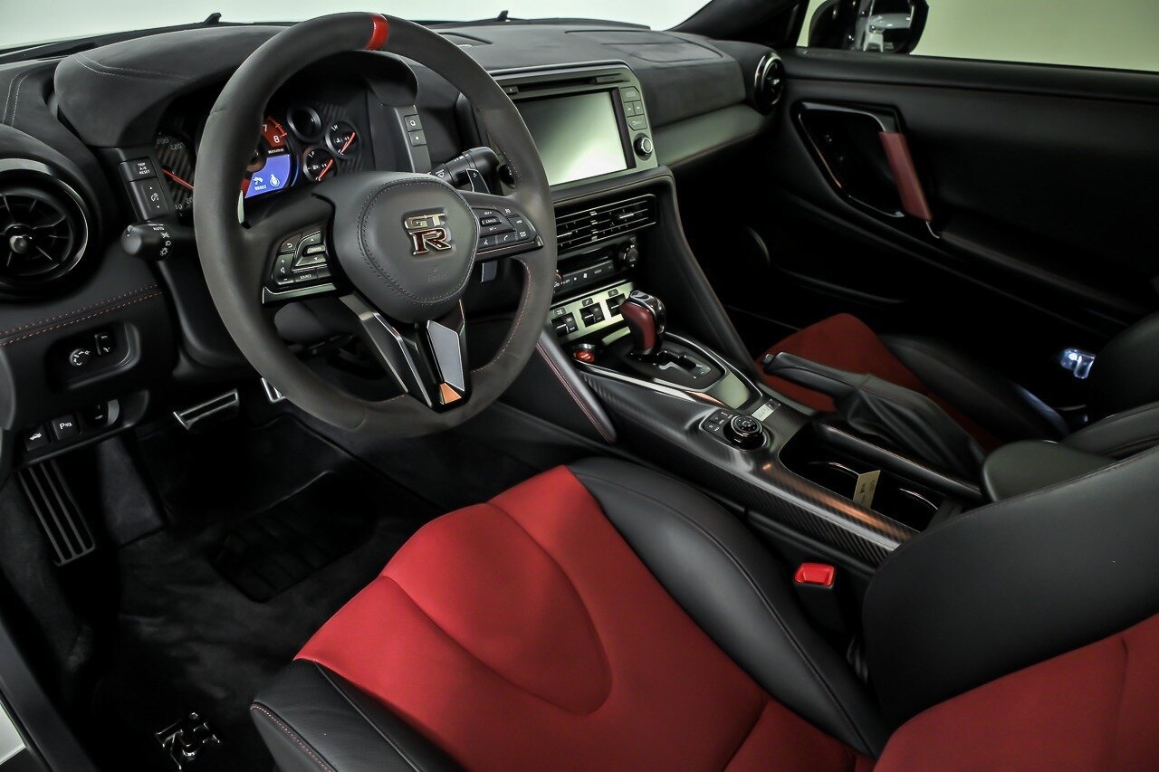Used 2020 Nissan GT-R NISMO AWD/4WD image 19