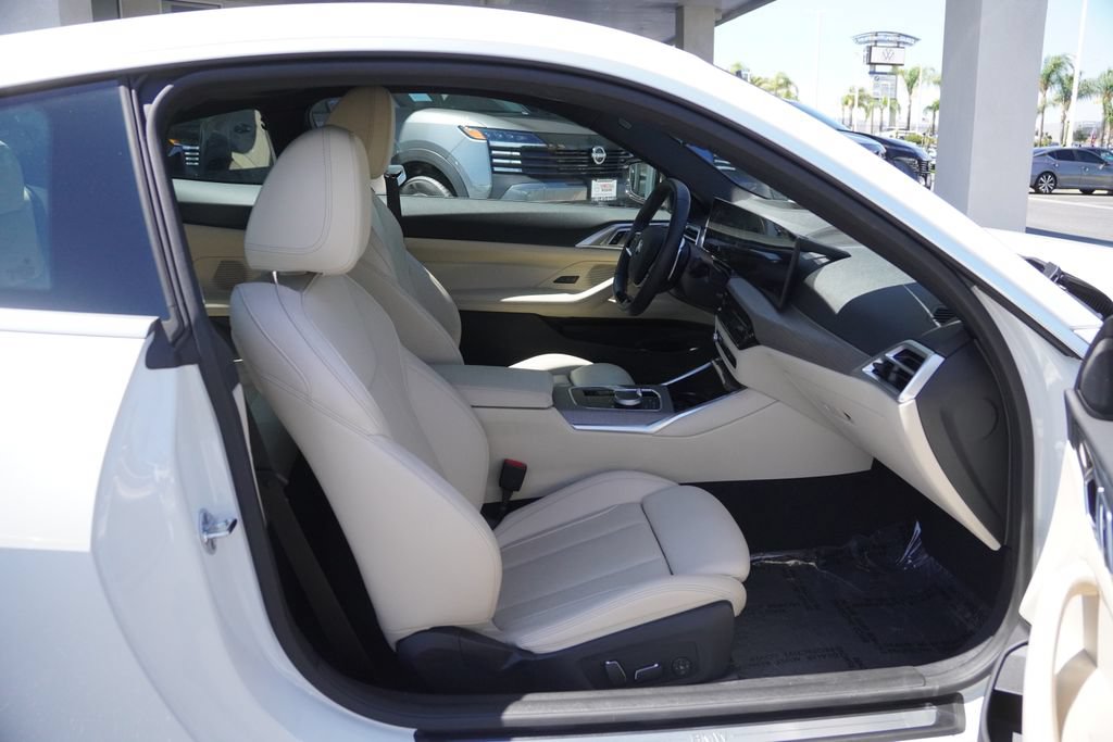 Used 2025 BMW 430i Coupe w/ Premium Package RWD image 28