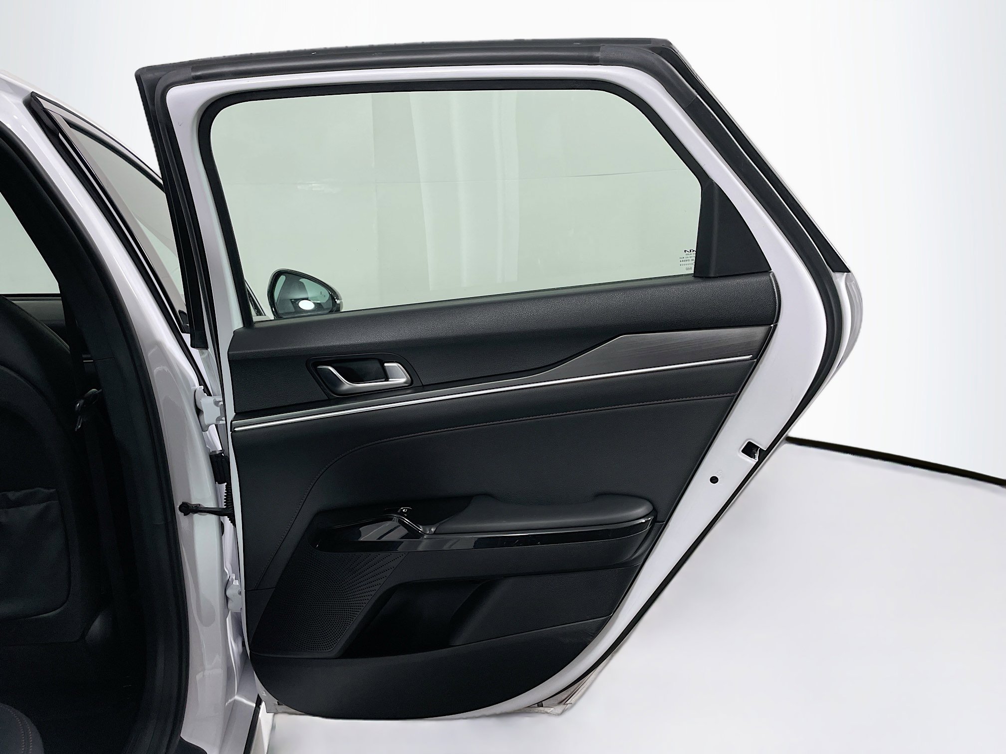 Used 2023 Kia K5 GT image 30