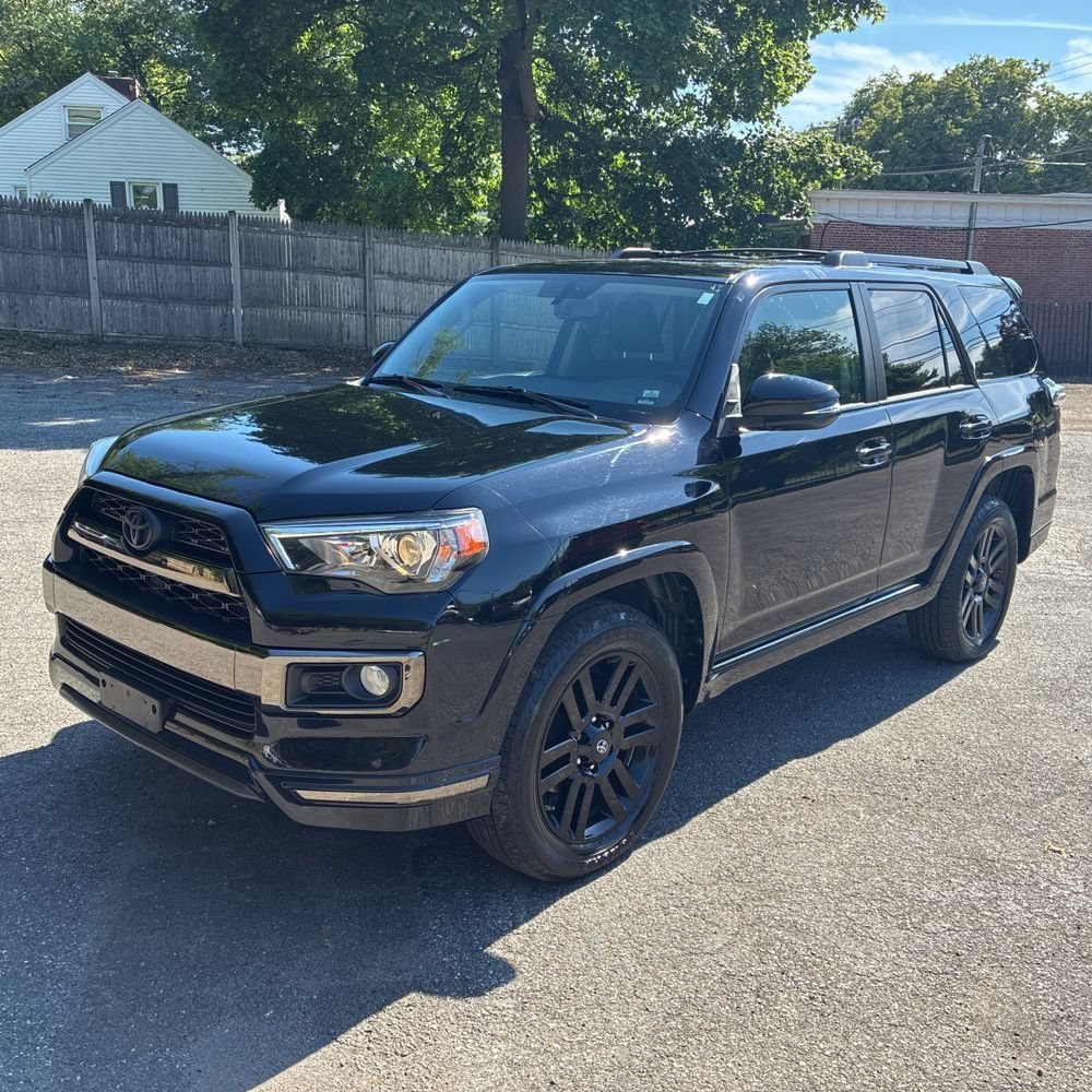 Used 2019 Toyota 4Runner Limited AWD/4WD image 2