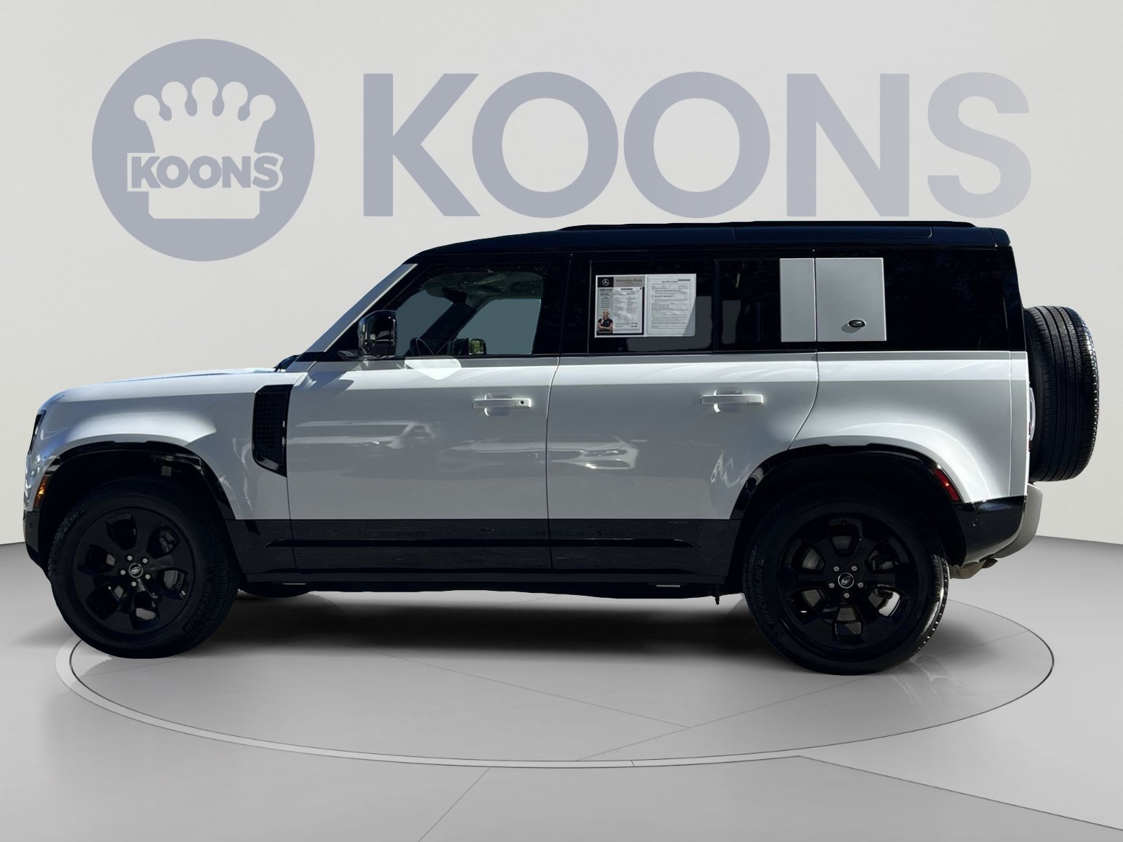 Used 2022 Land Rover Defender 110 X-Dynamic SE AWD/4WD image 7