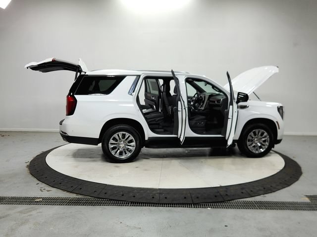 Used 2025 GMC Yukon Denali RWD image 17