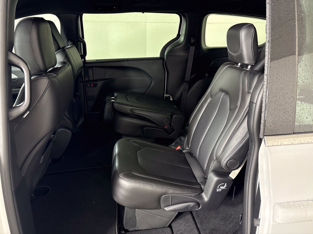 New 2027 Chrysler Pacifica LX FWD image 24