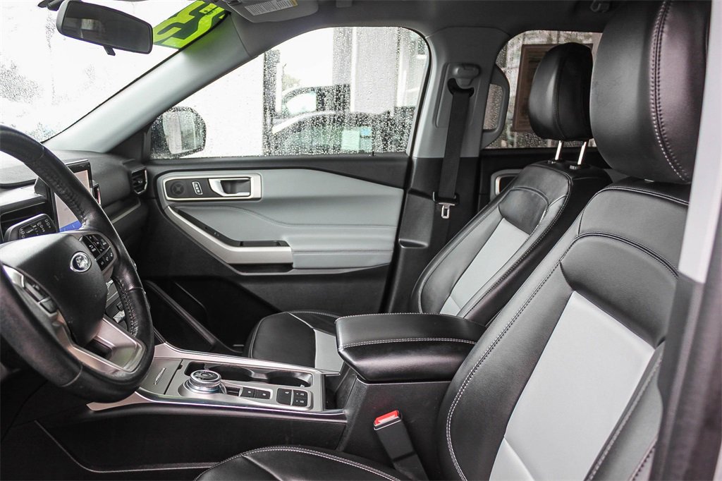 Used 2023 Ford Explorer XLT w/ Equipment Group 202A image 21
