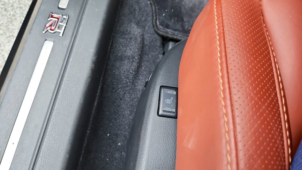 Used 2024 Nissan GT-R Premium w/ Premium Interior Package image 24