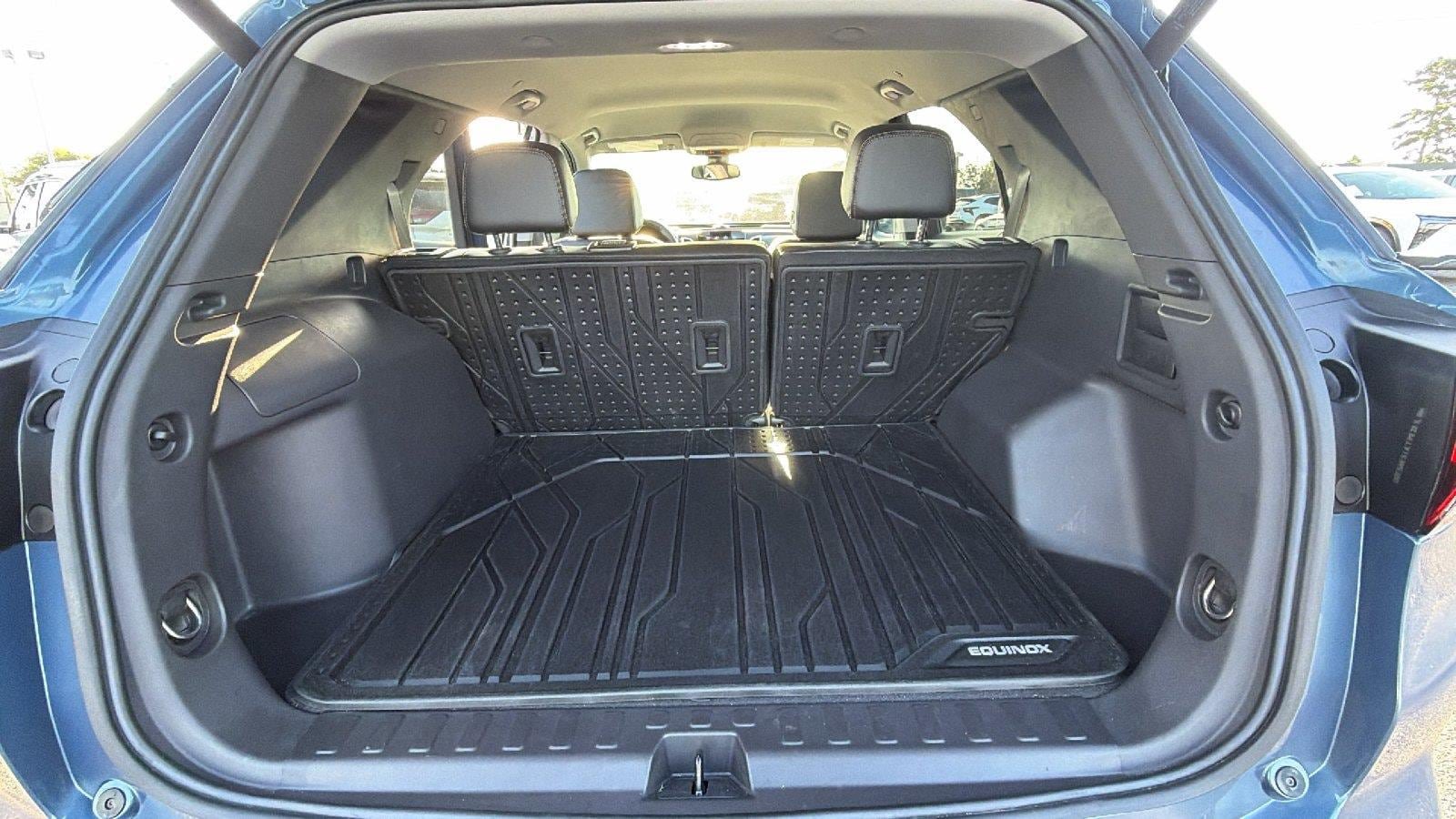 Used 2024 Chevrolet Equinox Premier w/ LPO, Floor Liner Package FWD image 13