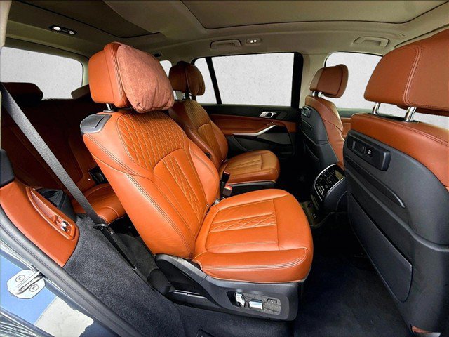 Used 2020 BMW X7 xDrive40i w/ Premium Package AWD/4WD image 28