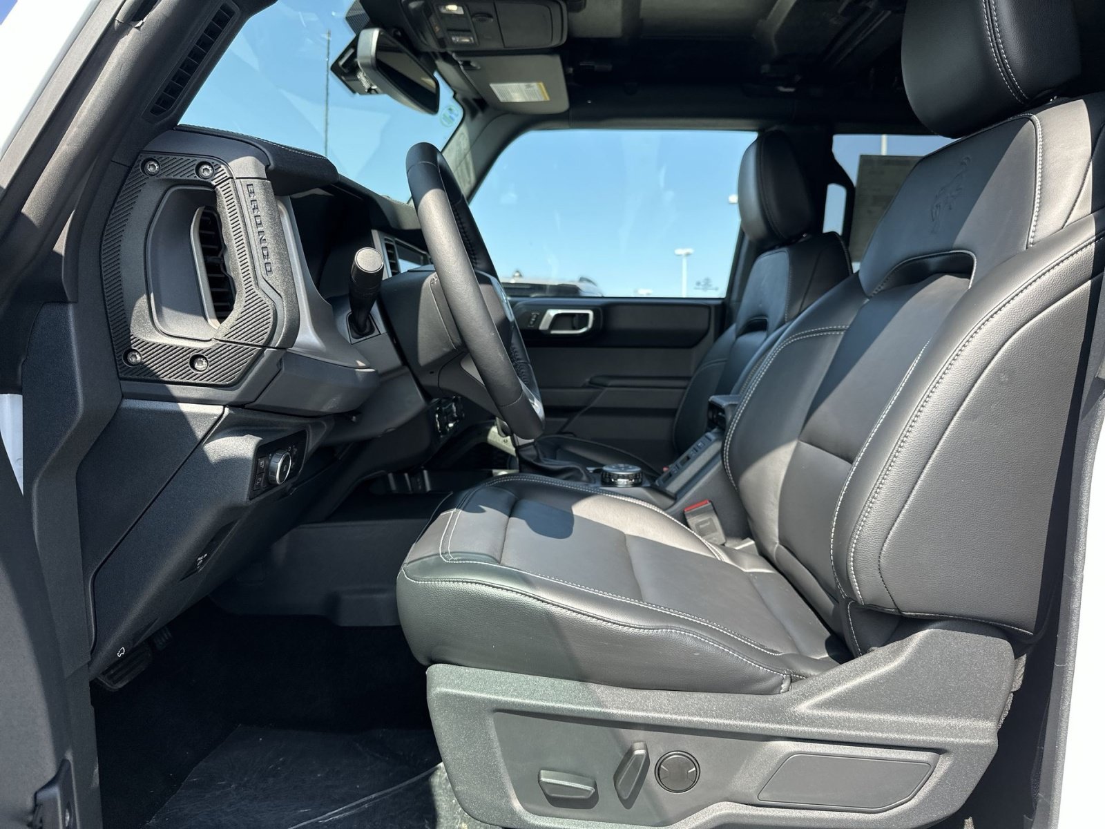 New 2025 Ford Bronco Outer Banks w/ Sasquatch Package AWD/4WD image 14