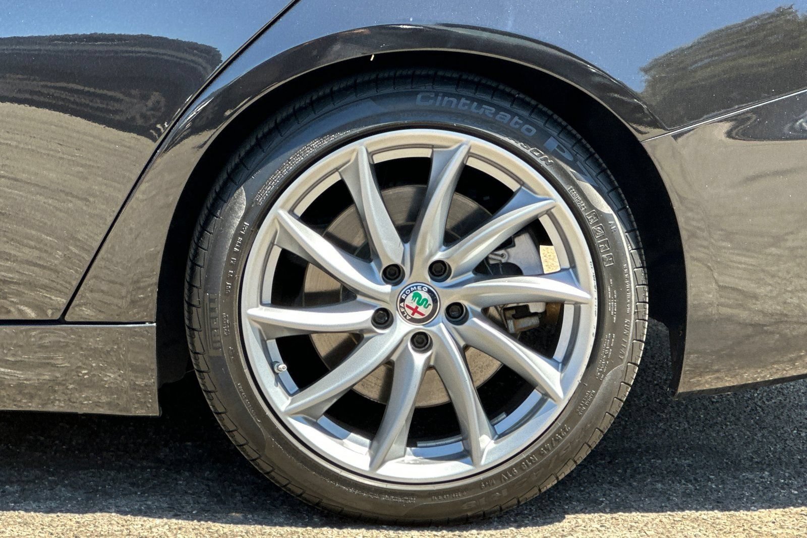 Used 2017 Alfa Romeo Giulia RWD image 31