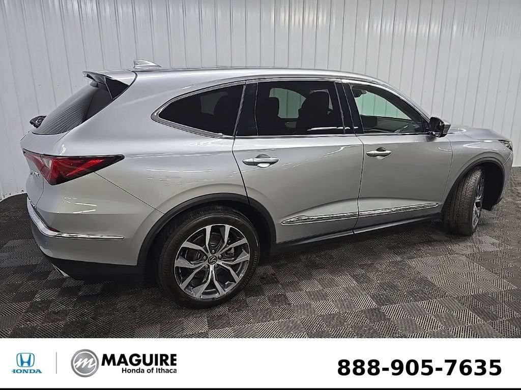 Used 2023 Acura MDX SH-AWD w/ Technology Package image 3