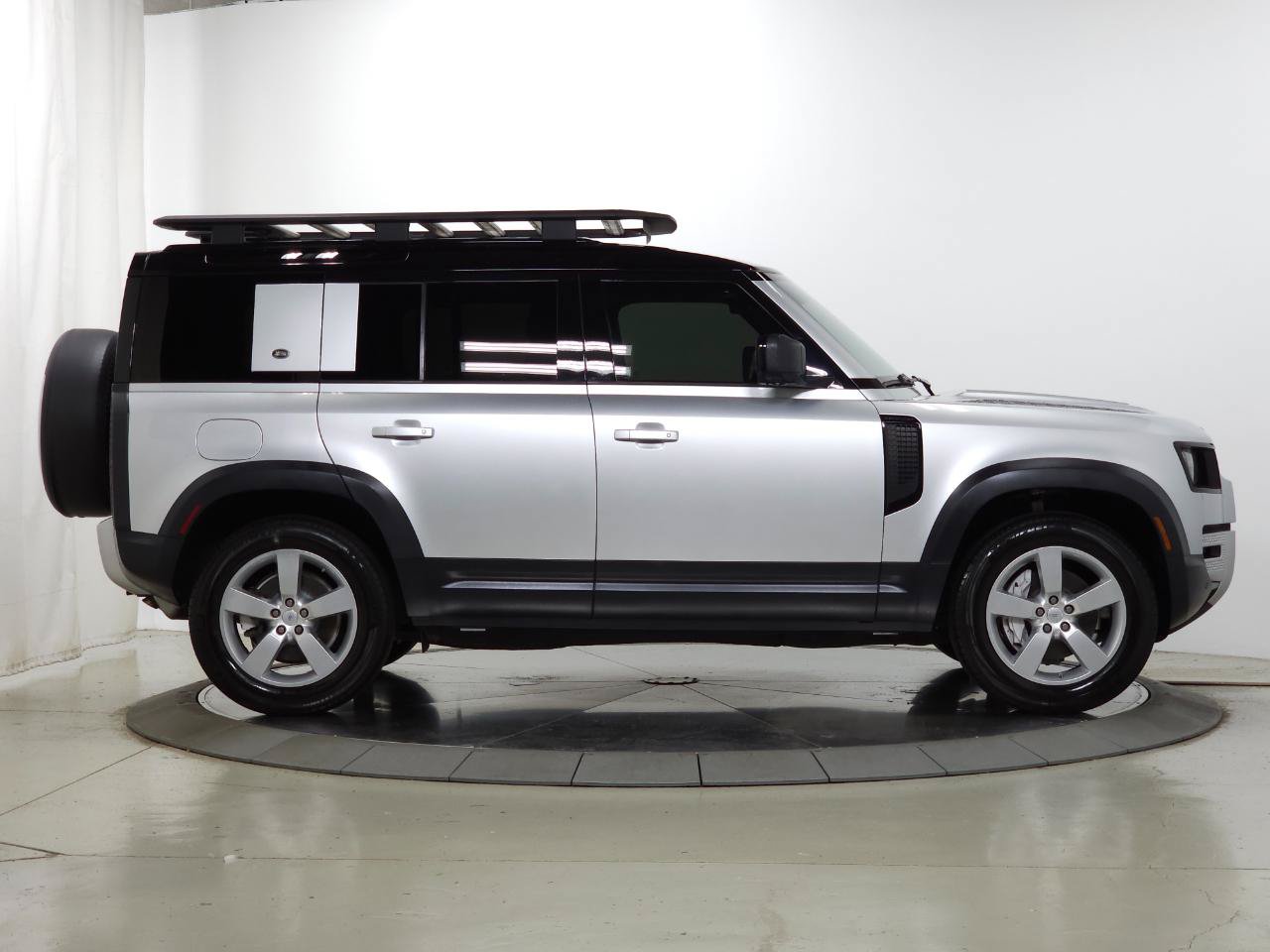 Used 2020 Land Rover Defender 110 First Edition AWD/4WD image 10