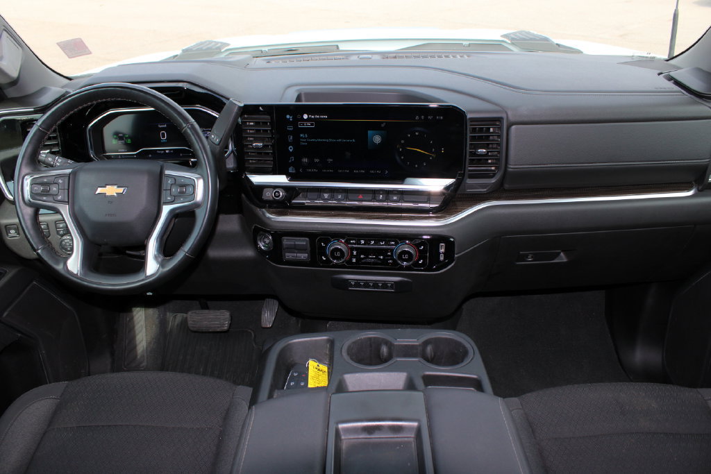 Used 2025 Chevrolet Silverado 3500 LT w/ Convenience Package AWD/4WD image 13