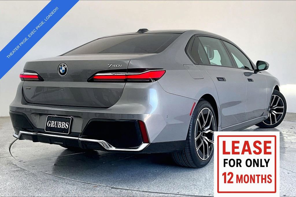 Used 2023 BMW 740i image 2