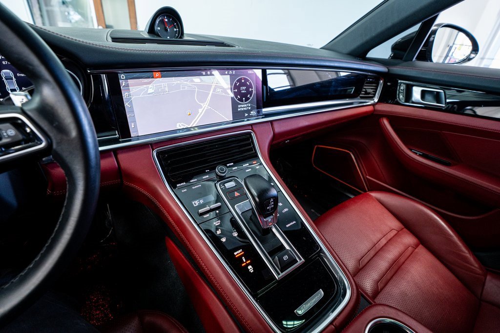 Used 2021 Porsche Panamera 4 image 44