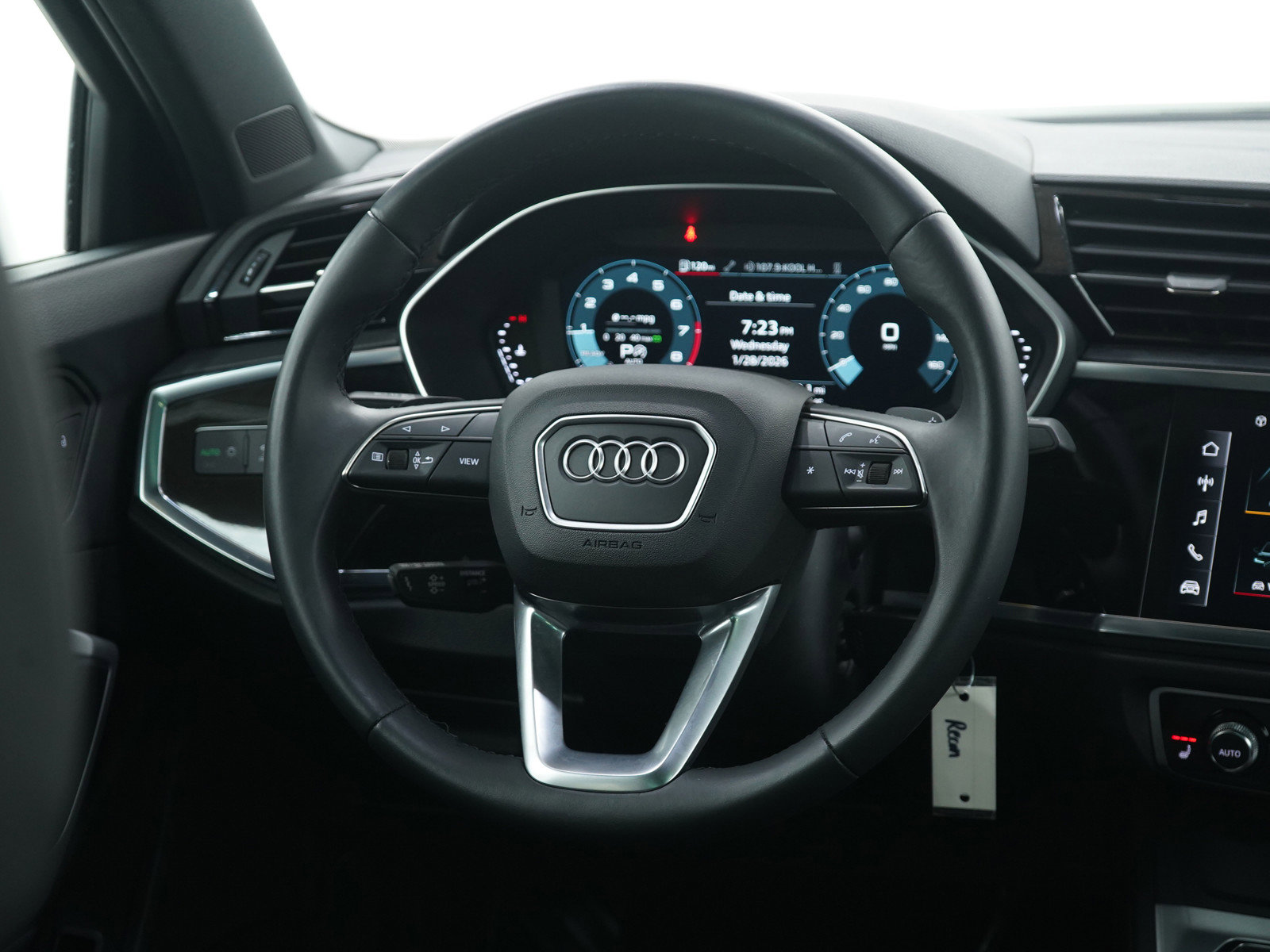 Used 2025 Audi Q3 2.0T Premium image 14