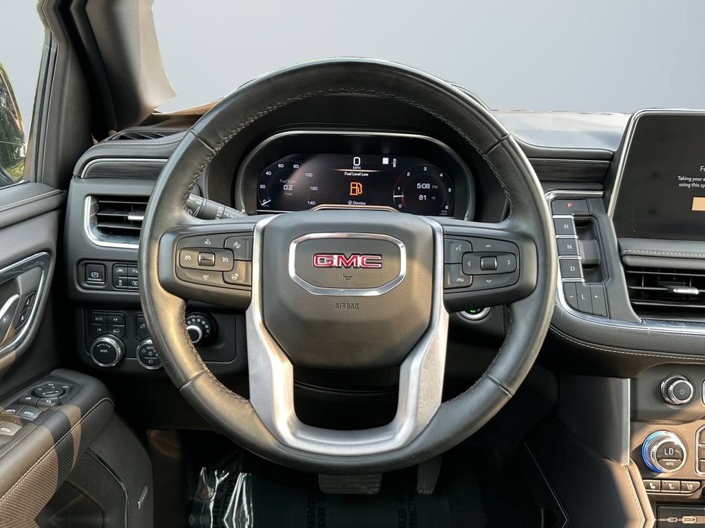 Used 2023 GMC Yukon XL SLT w/ SLT Luxury Package AWD/4WD image 12