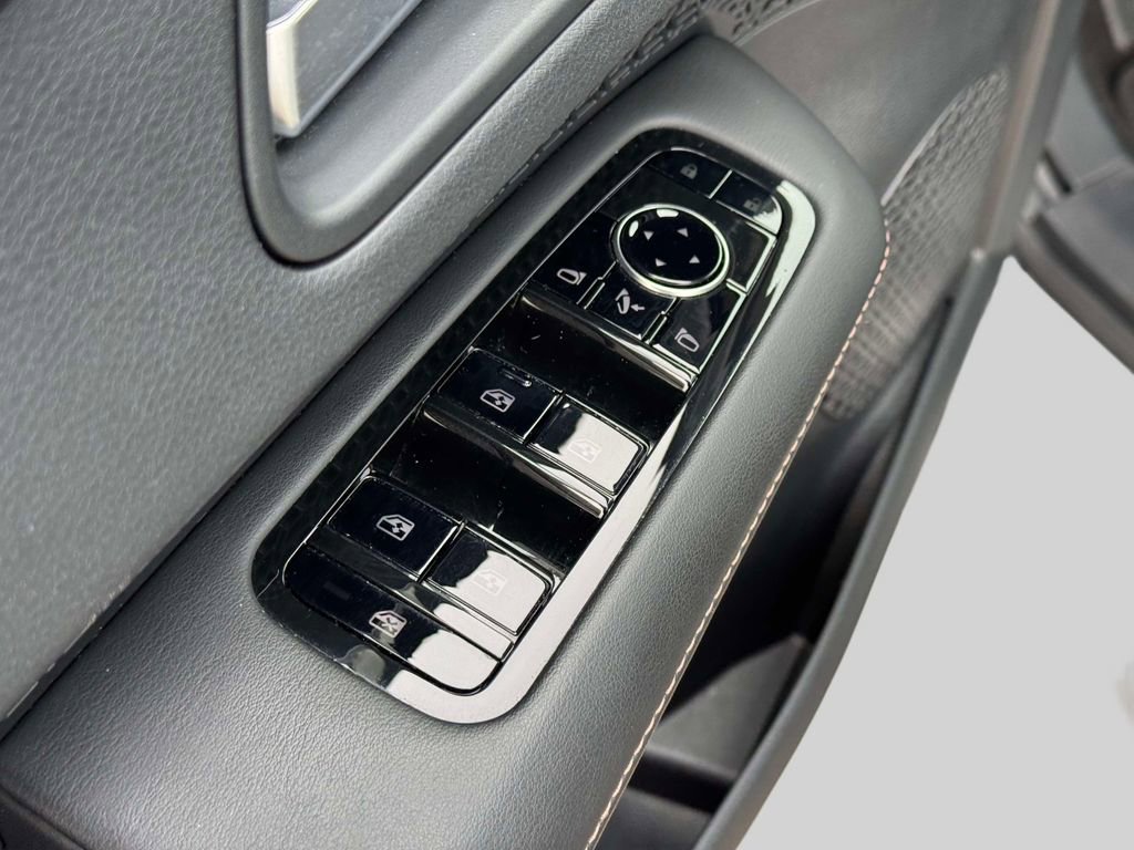 Used 2024 Nissan Ariya AWD image 17