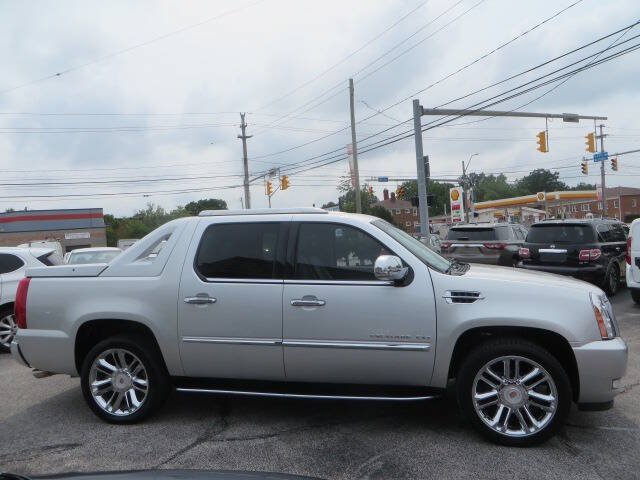 Used 2013 Cadillac Escalade EXT Luxury AWD/4WD image 4