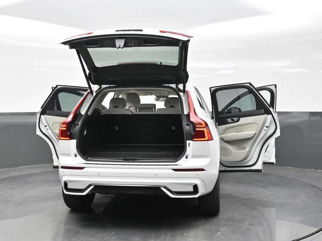 New 2026 Volvo XC60 T8 Ultra w/ Protection Package Premier AWD/4WD image 42