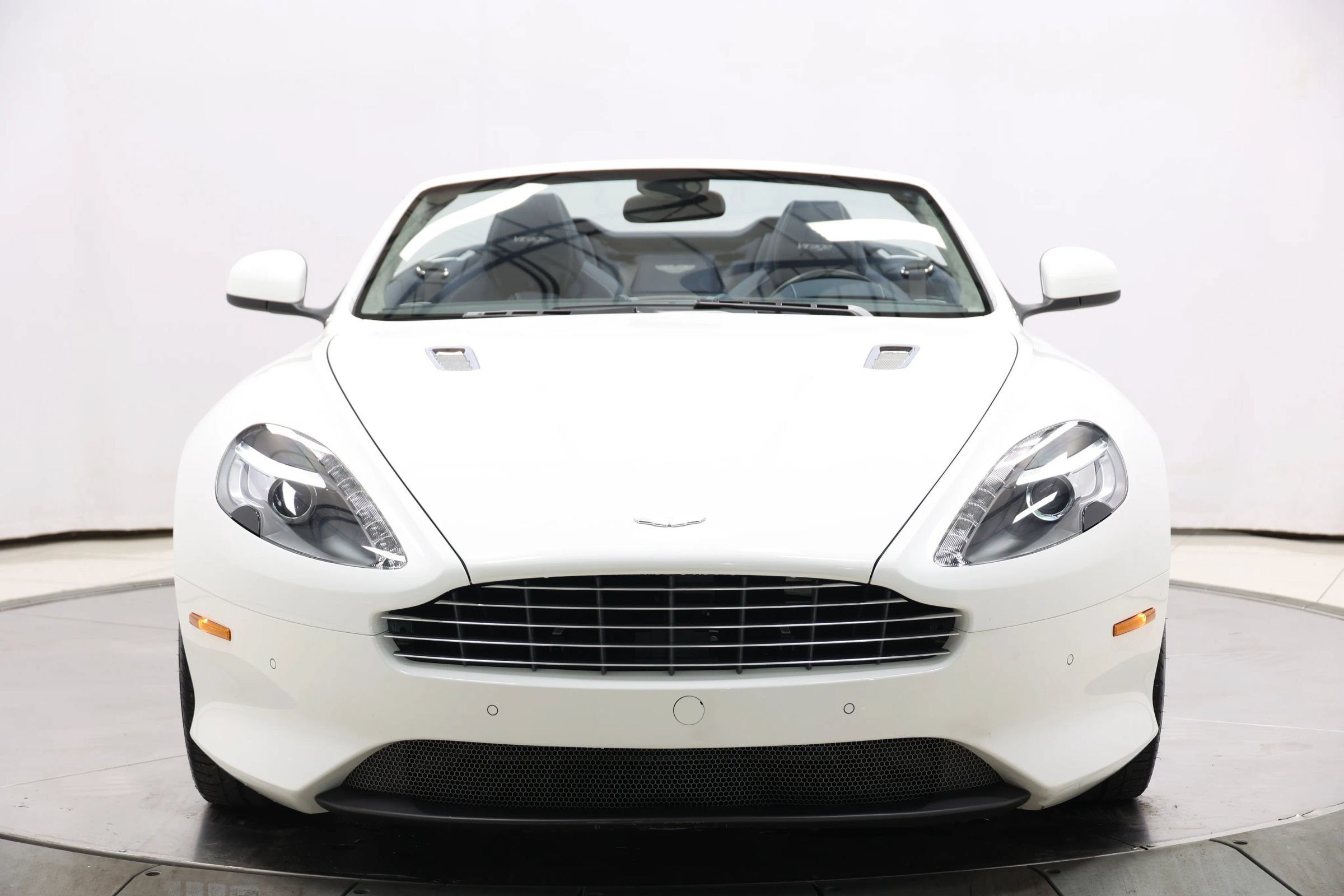 Used 2012 Aston Martin Virage Volante RWD image 89