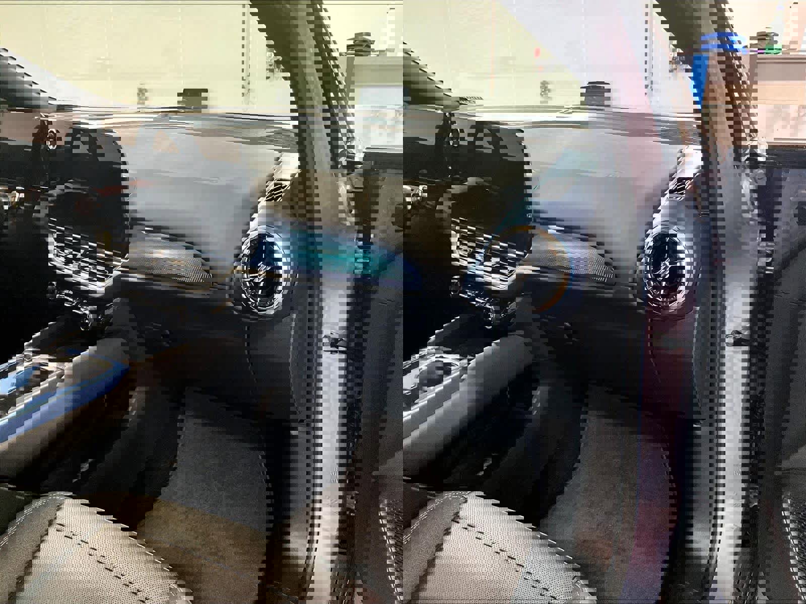 Used 2025 Chevrolet Equinox EV LT w/ Convenience Package image 13