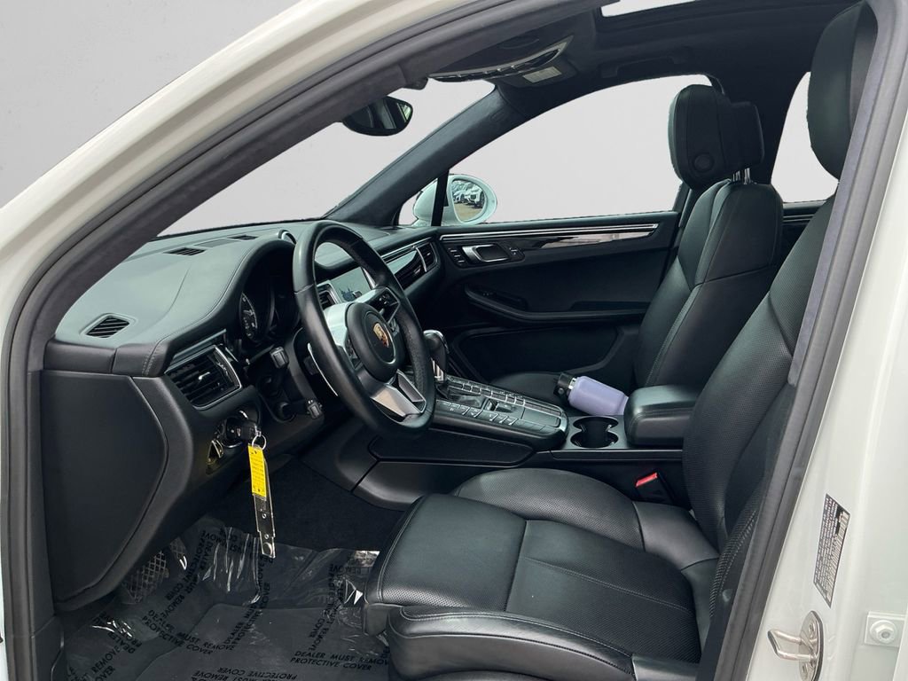 Used 2018 Porsche Macan Turbo AWD/4WD image 9