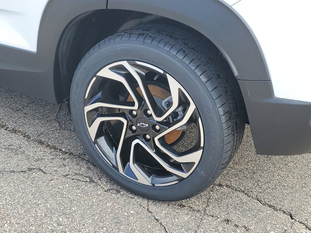 Certified 2024 Chevrolet TrailBlazer RS w/ Driver Confidence Package image 32