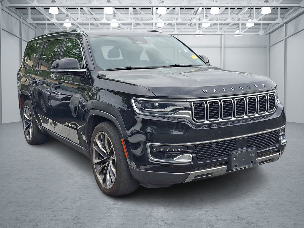 Used 2022 Jeep Wagoneer Series III w/ Premium Group I AWD/4WD image 3