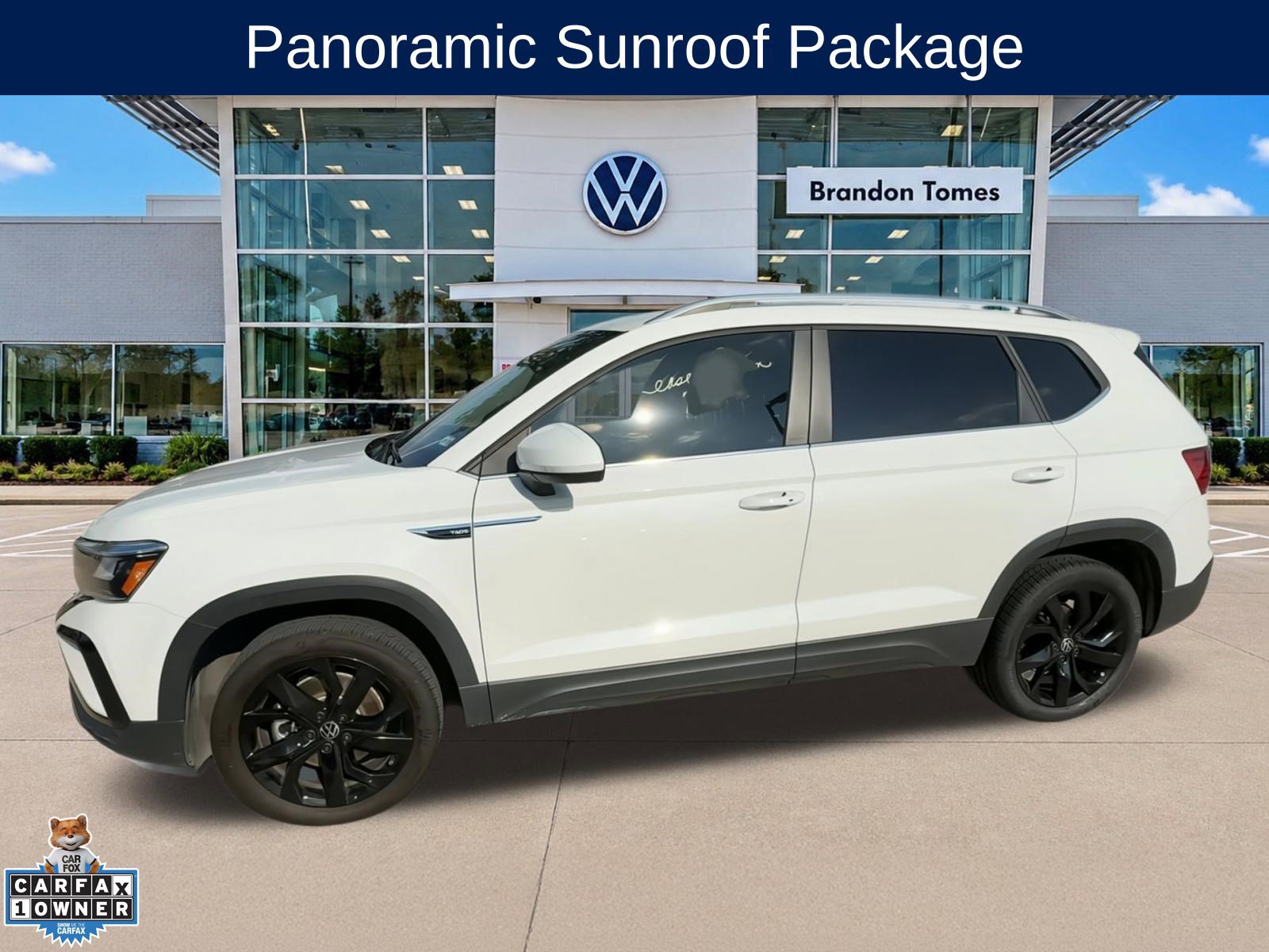 Used 2023 Volkswagen Taos SE w/ Panoramic Sunroof Package FWD image 4