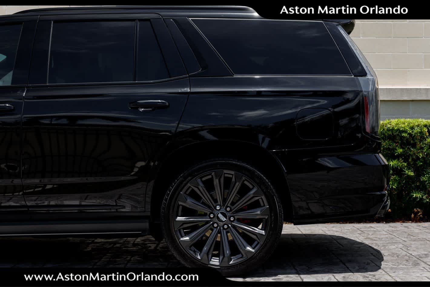 Used 2025 Cadillac Escalade V AWD/4WD image 39