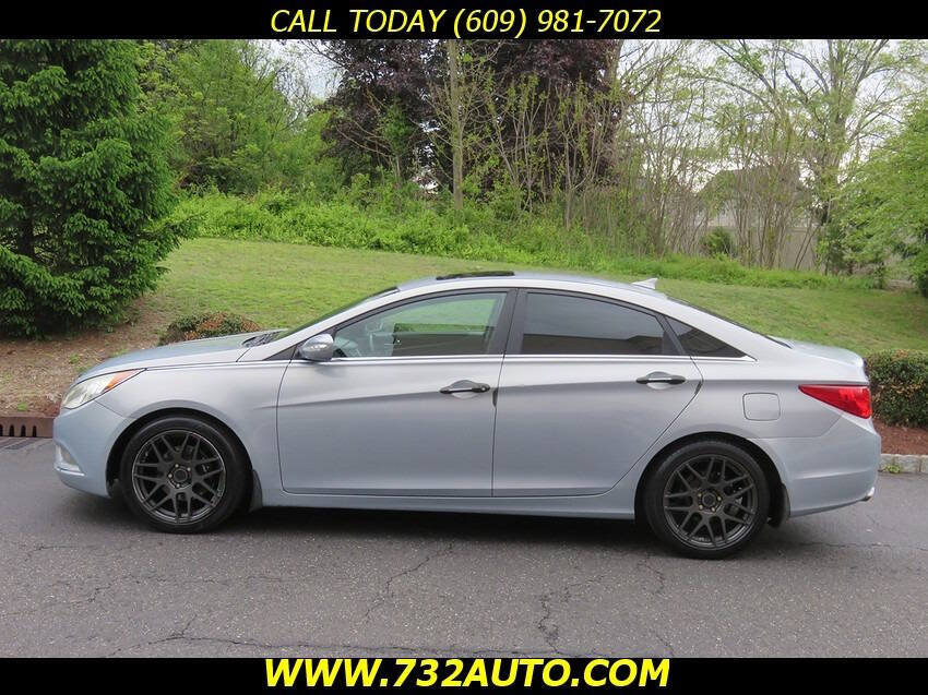 Used 2011 Hyundai Sonata Limited w/ Navigation Pkg 5 FWD image 2