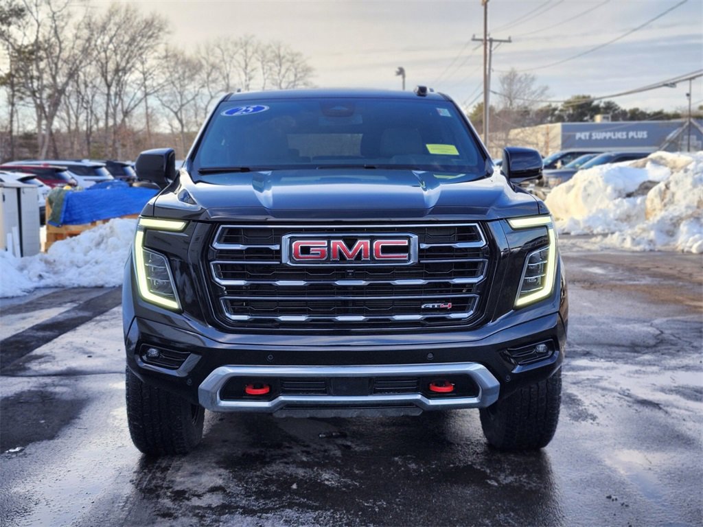 Used 2025 GMC Yukon XL AT4 image 8