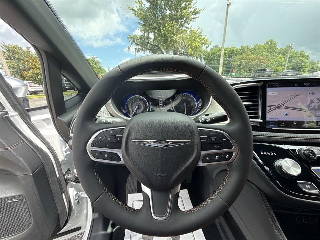 New 2025 Chrysler Pacifica Pinnacle image 14