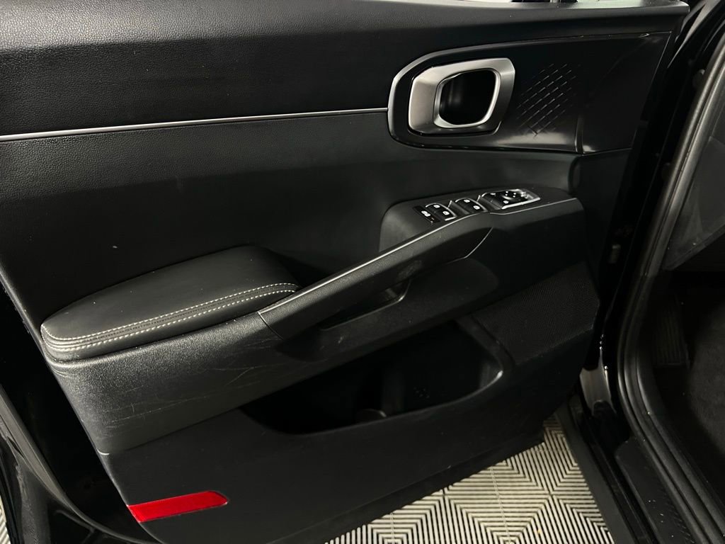 Used 2024 Kia Sorento LX image 23