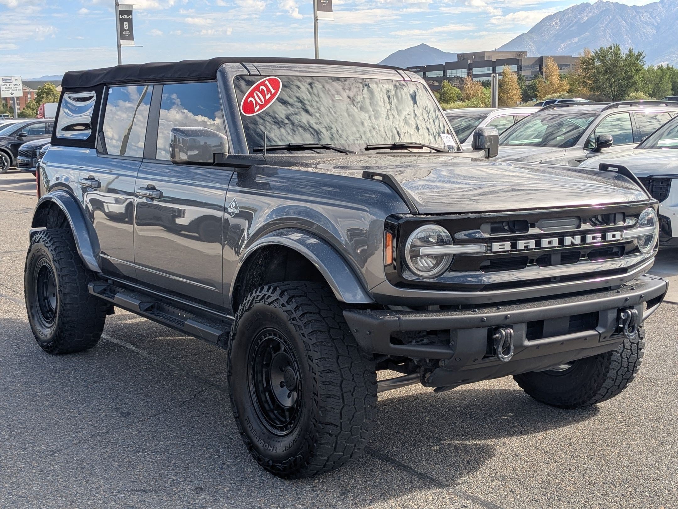 Used 2021 Ford Bronco Outer Banks AWD/4WD image 8
