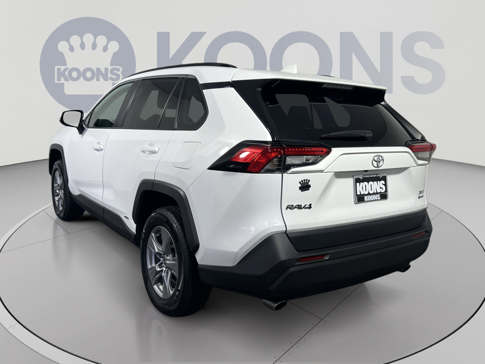 Used 2025 Toyota RAV4 XLE AWD/4WD image 4