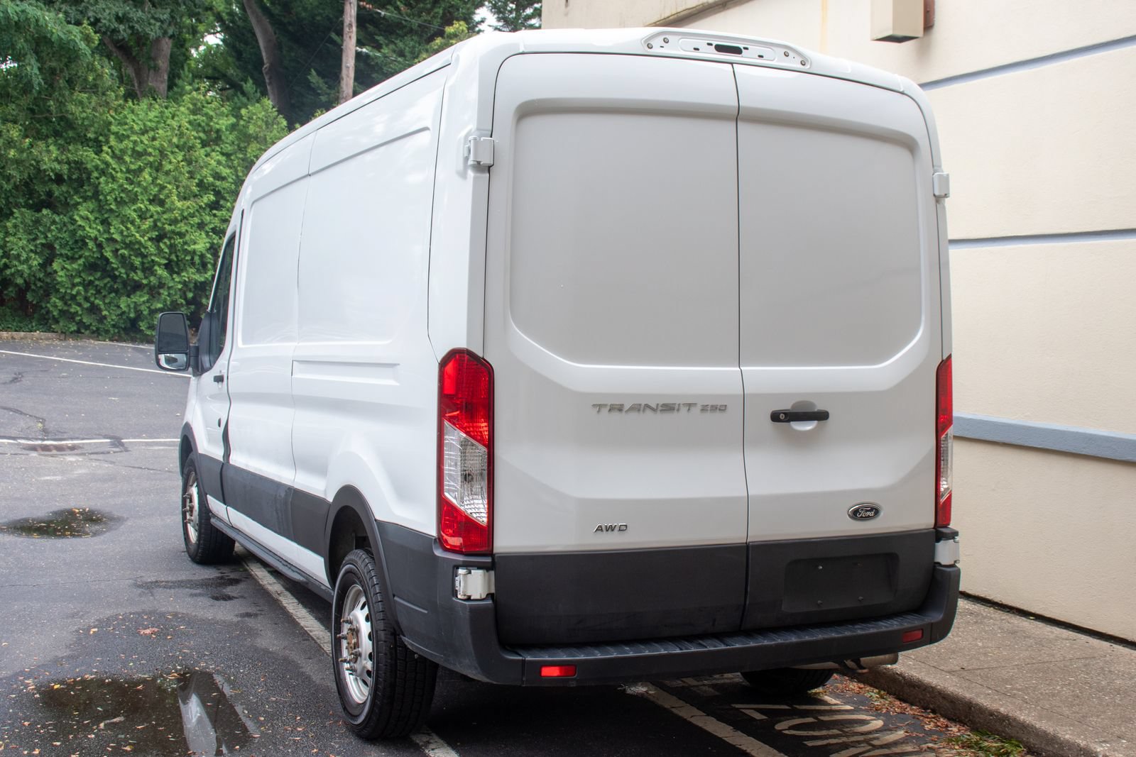Used 2023 Ford Transit 250 Medium Roof AWD image 4