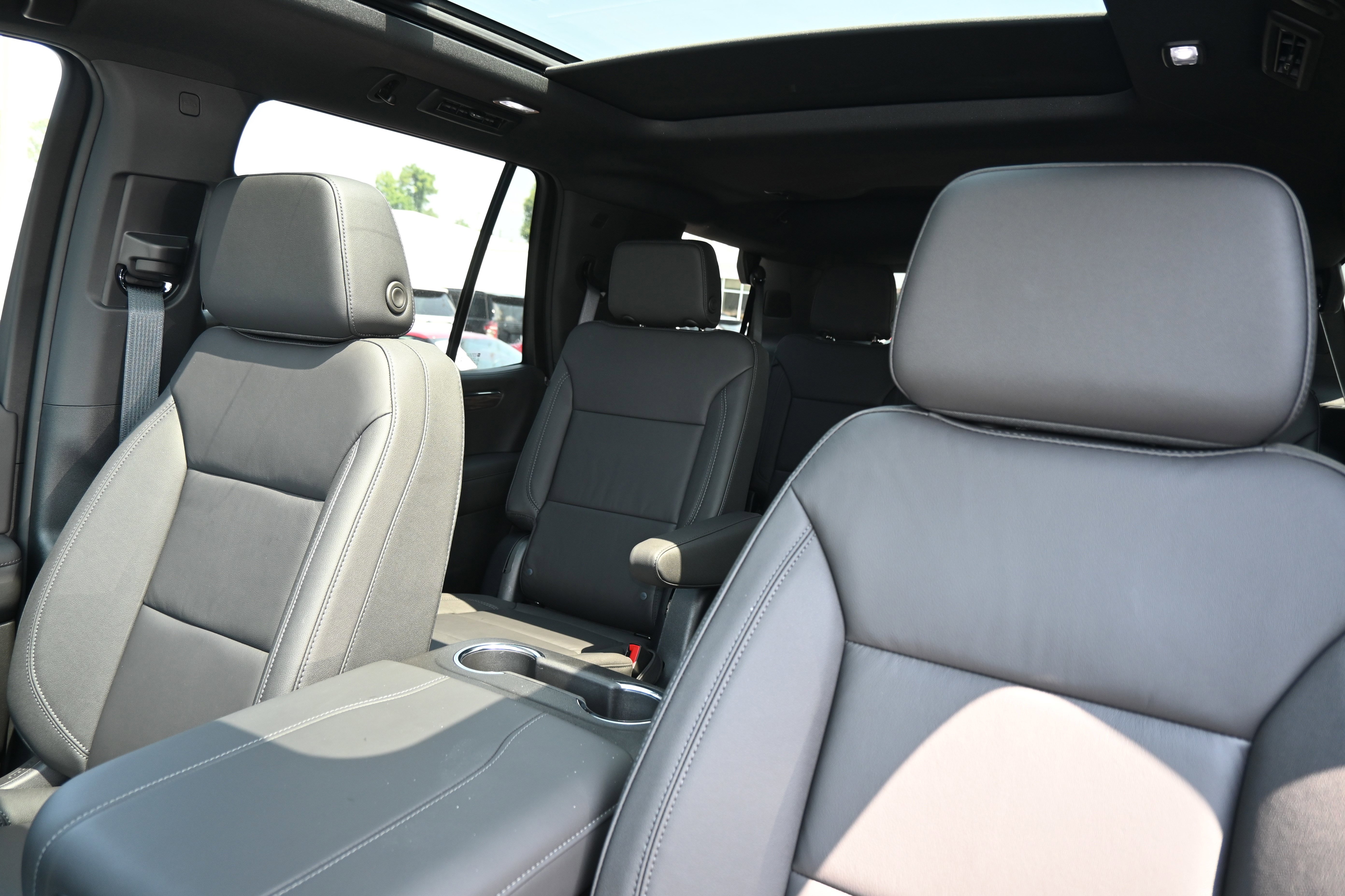 Used 2025 Chevrolet Tahoe LT w/ Comfort Package image 19