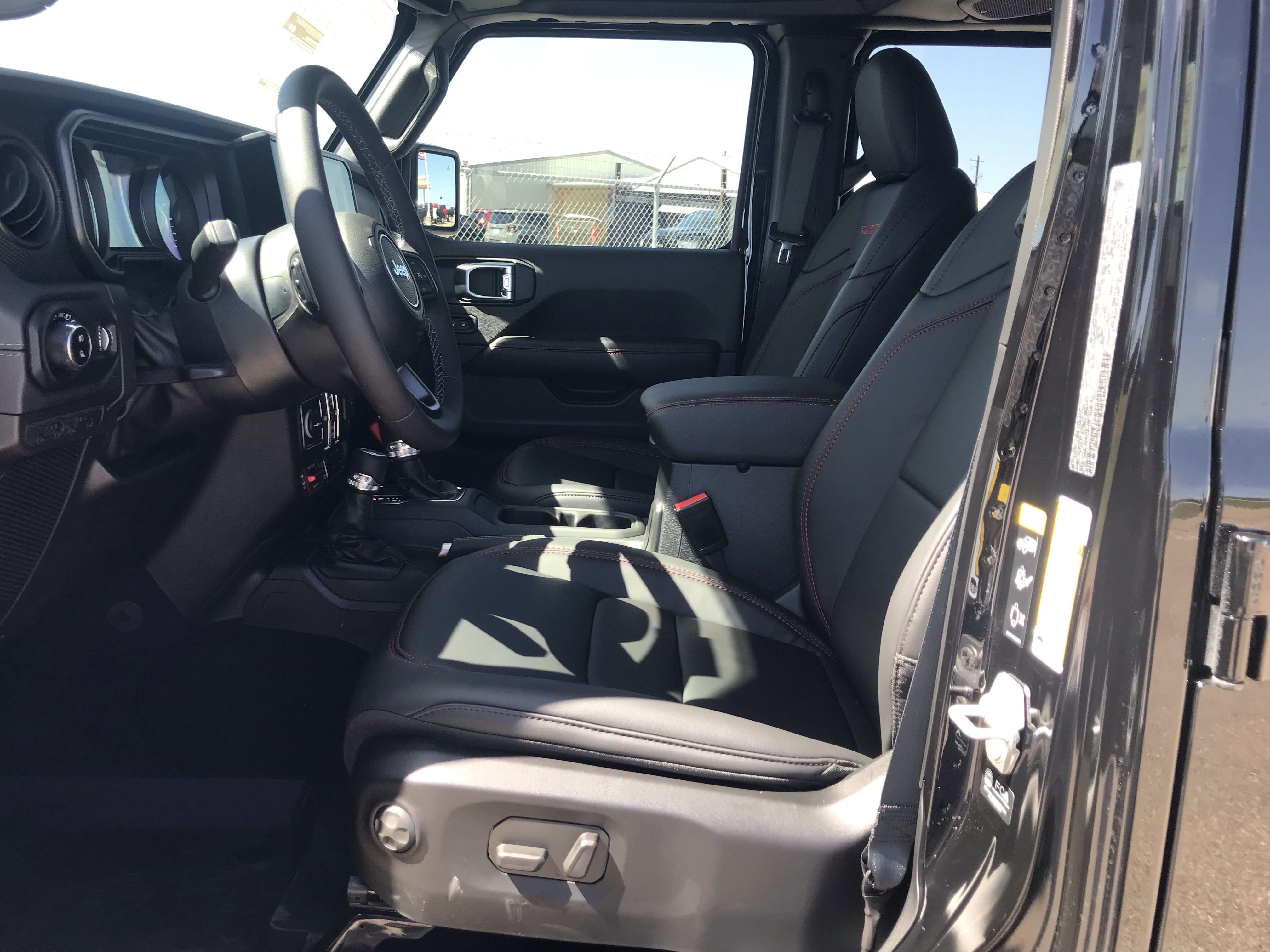 Used 2025 Jeep Gladiator Rubicon AWD/4WD image 21