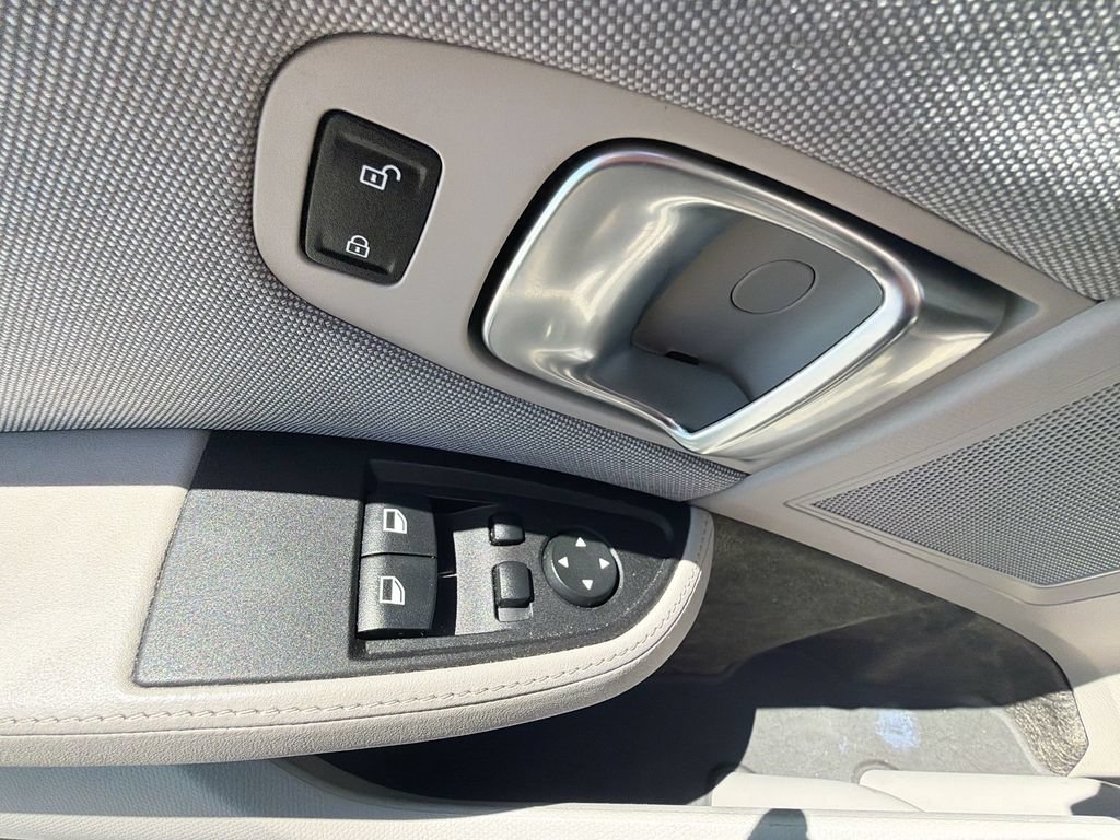 Used 2014 BMW i3 w/ Range Extender RWD image 15