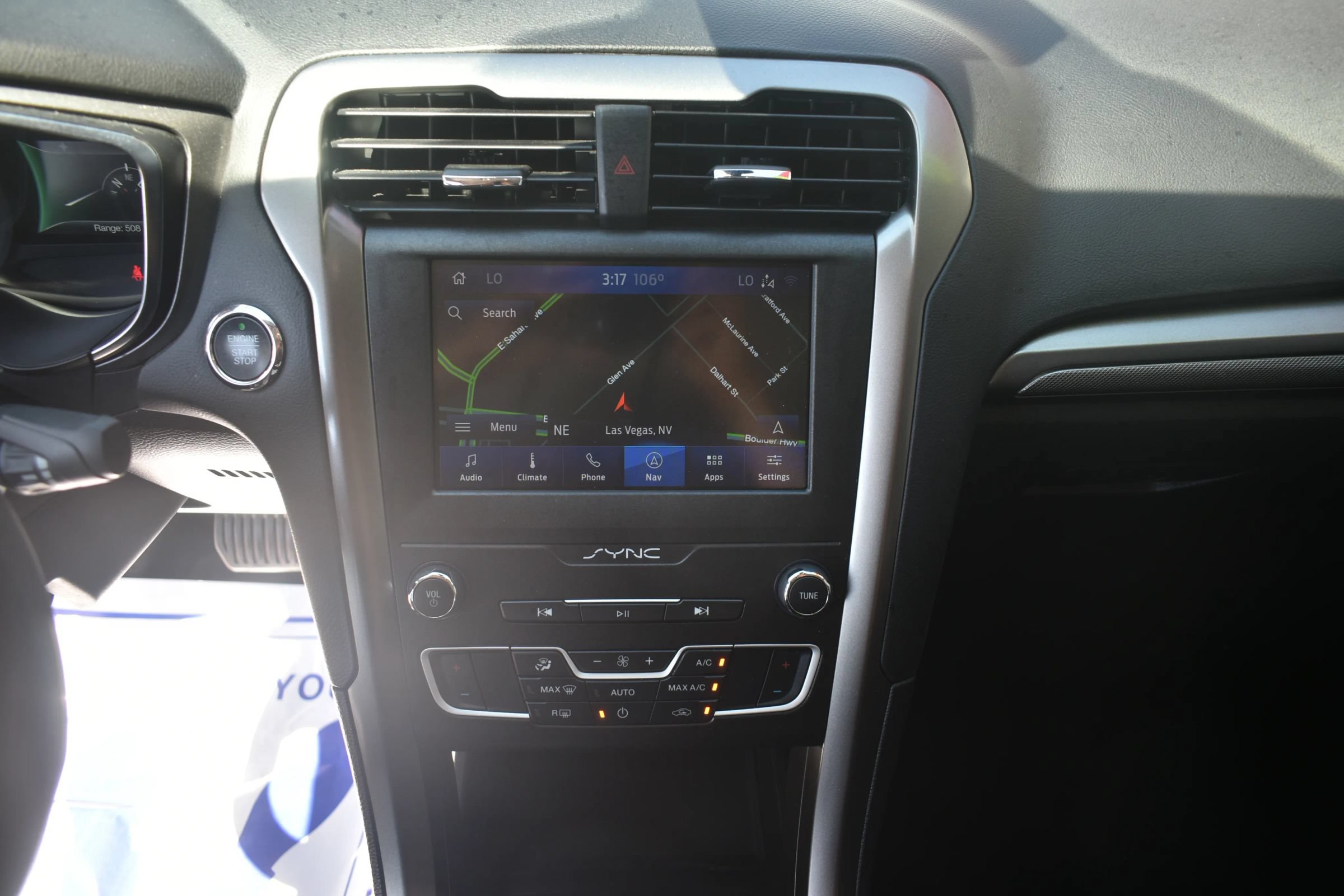 Used 2020 Ford Fusion SE FWD image 13
