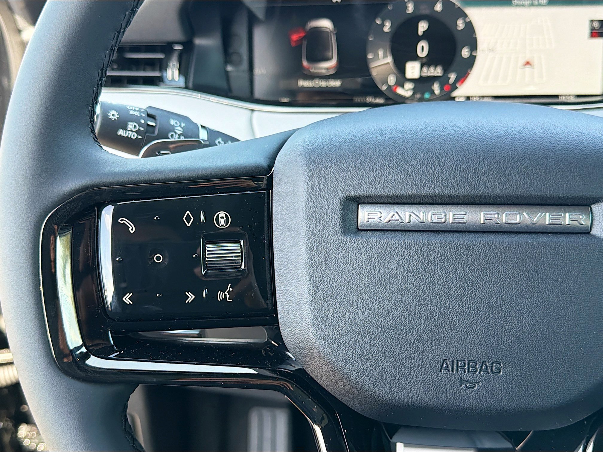 New 2026 Land Rover Range Rover Evoque Dynamic SE image 36