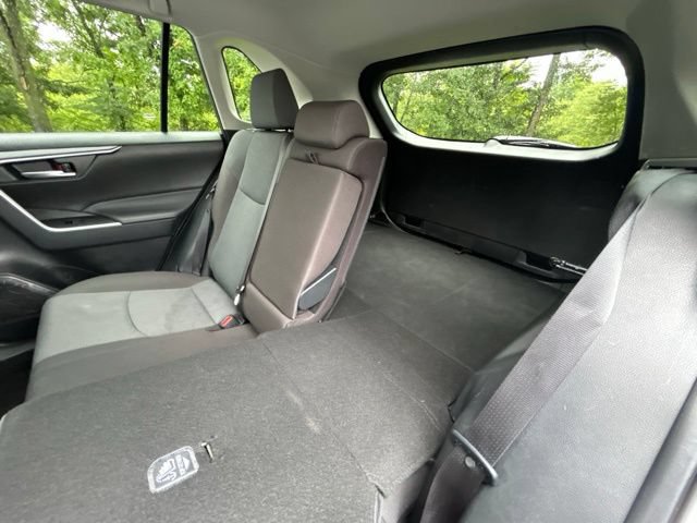 Used 2025 Toyota RAV4 XLE AWD/4WD image 30