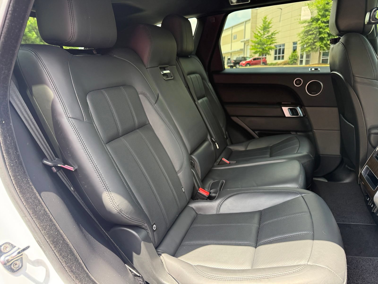 Used 2018 Land Rover Range Rover Sport HSE AWD/4WD image 44