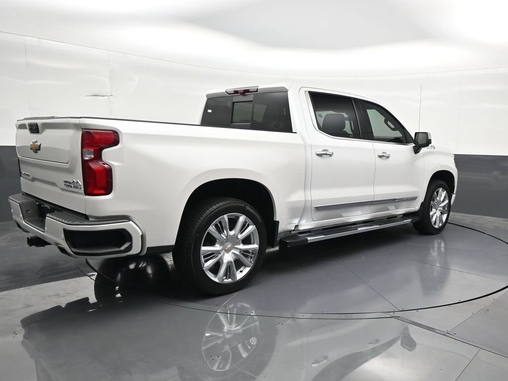 Used 2024 Chevrolet Silverado 1500 High Country w/ High Country Premium Package AWD/4WD image 5